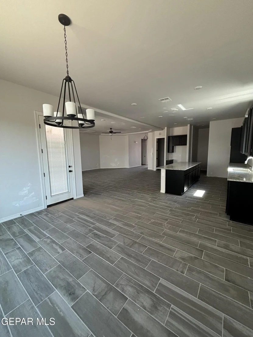 Photo of 321 MERCED Court