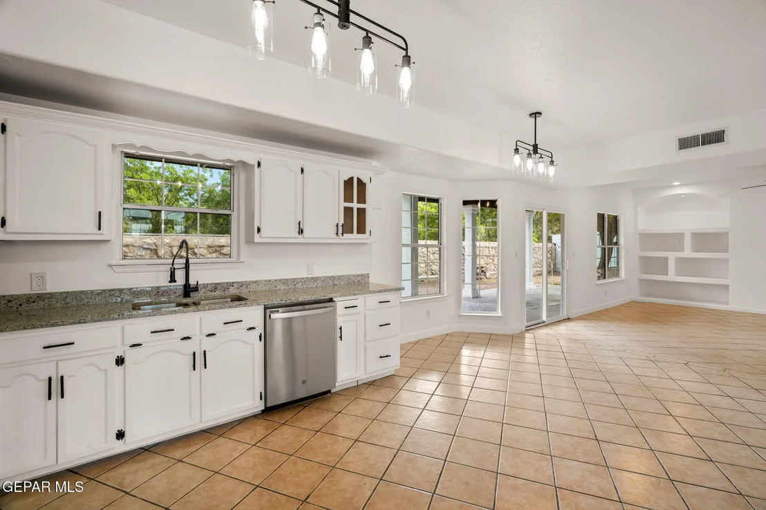 Photo of 12385 Orchard Park