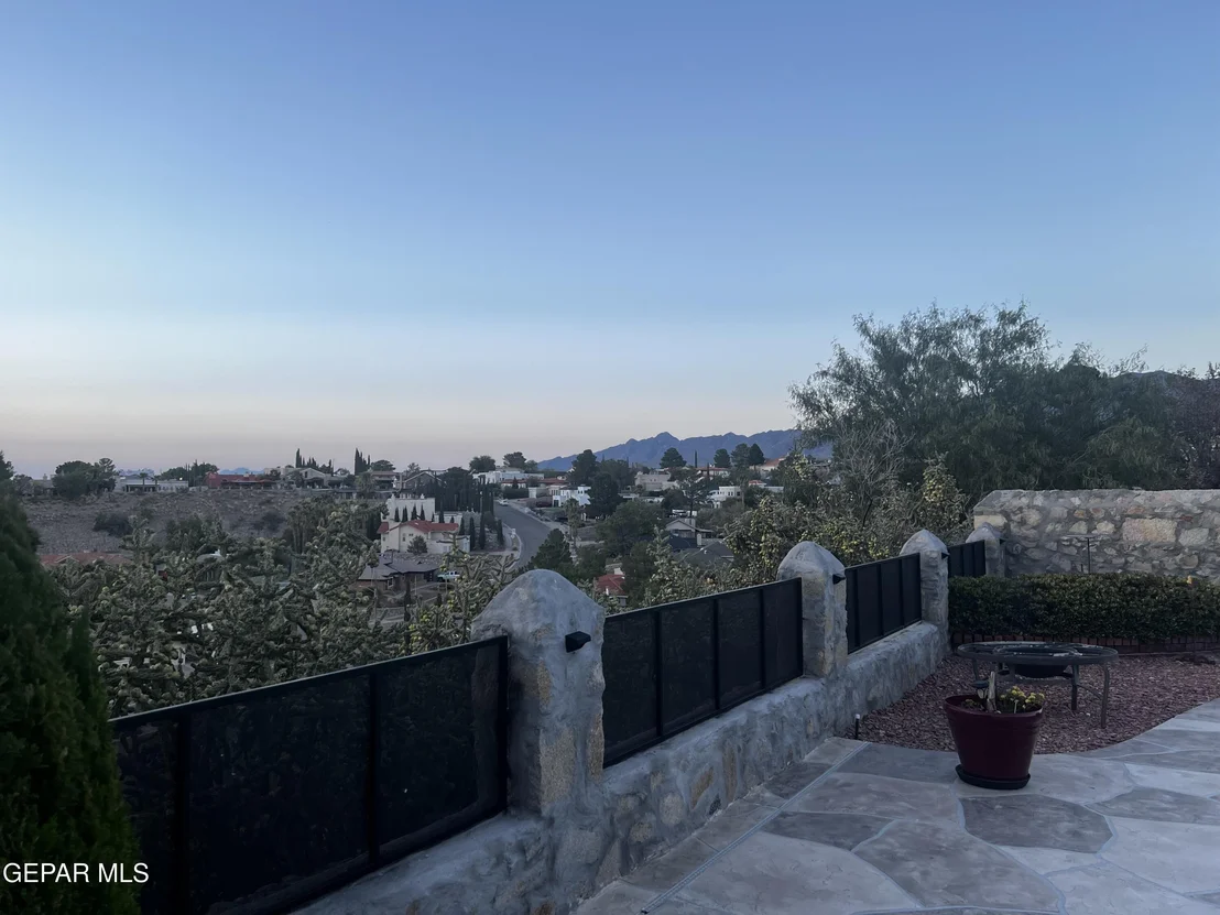 Photo of 7225 Rochester Drive