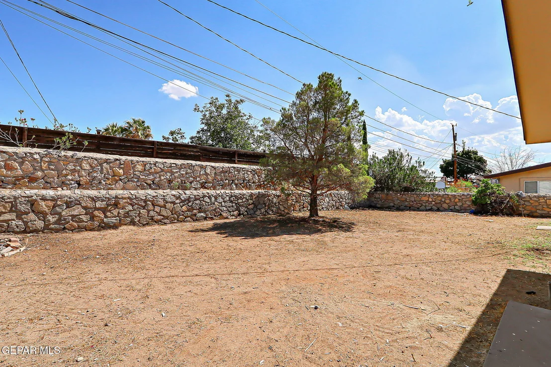 Photo of 7131 Clemente Avenue