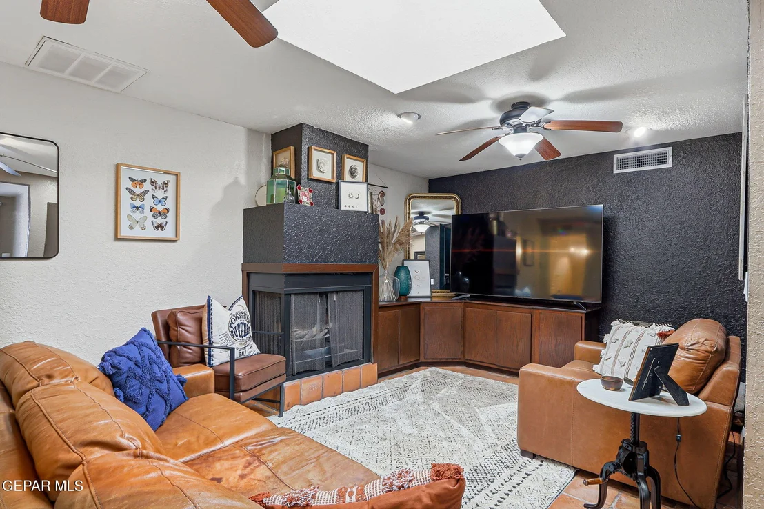 Photo of 10644 LIMAS Drive