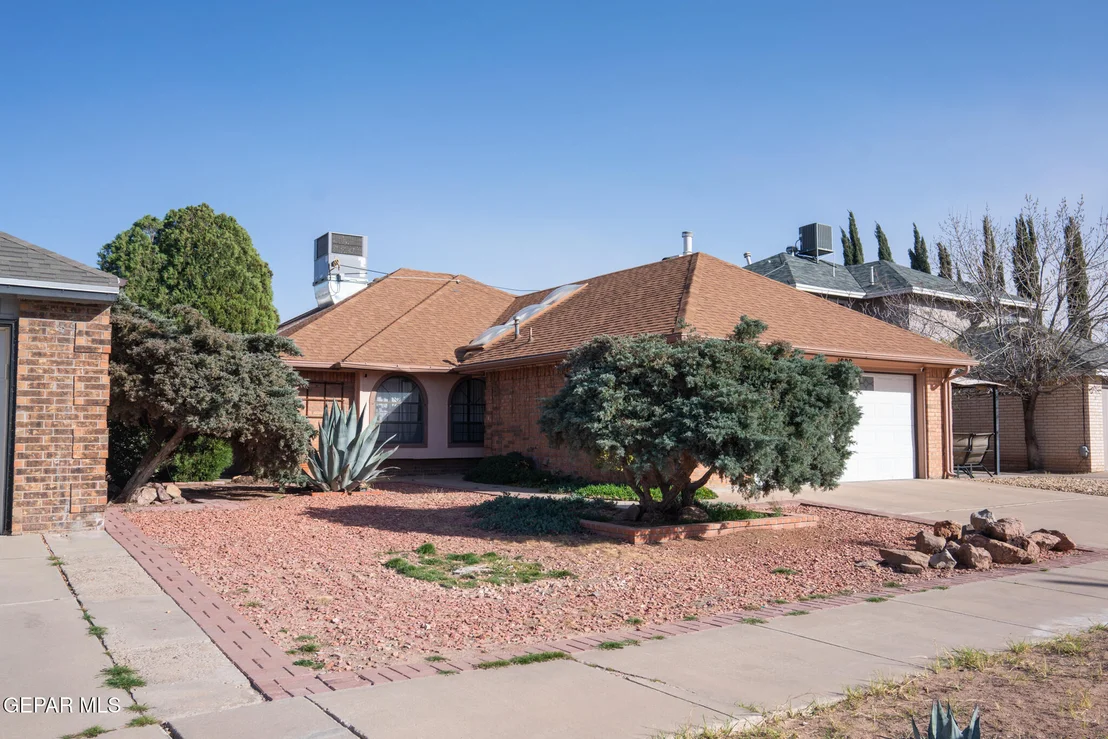 Photo of 1990 DANA BREE Drive