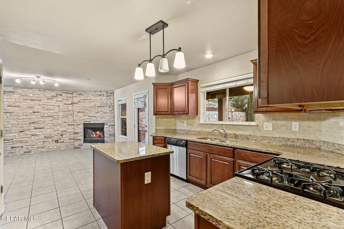 Photo of 6628 Parque del Sol Drive