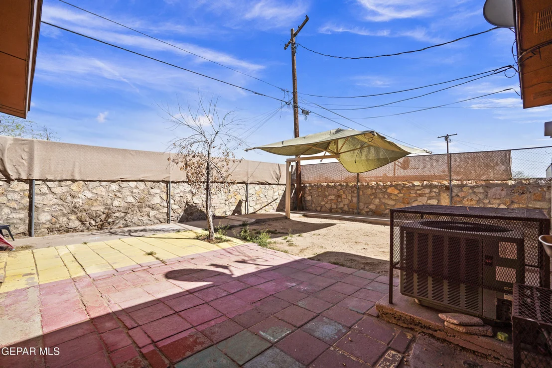 Photo of 412 1/2 DOLAN Street