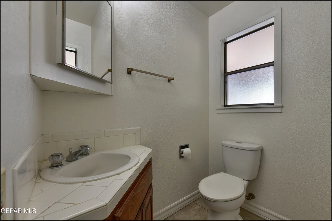 Photo of 6525 UPPER VALLEY Road