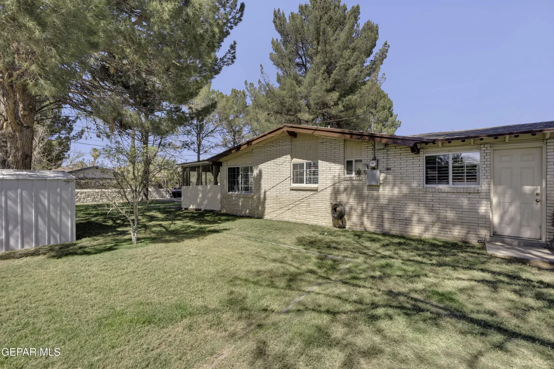Photo of 801 MONTCLAIR Drive