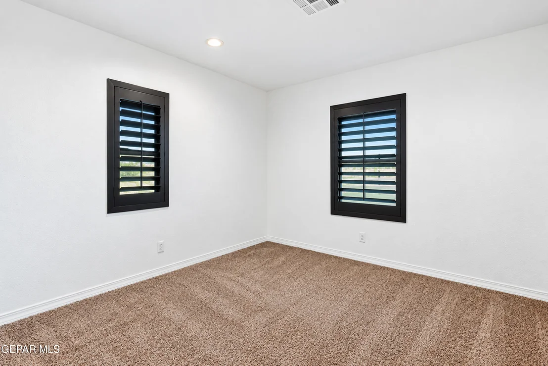Photo of 817 Jones Point Place