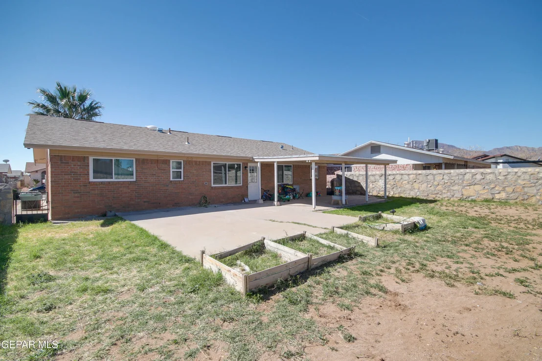 Photo of 5629 LONGVIEW Circle
