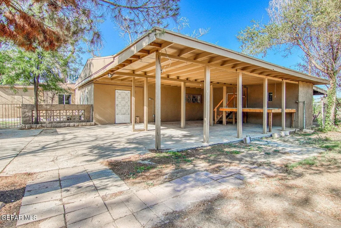 Photo of 915 Sparks Circle