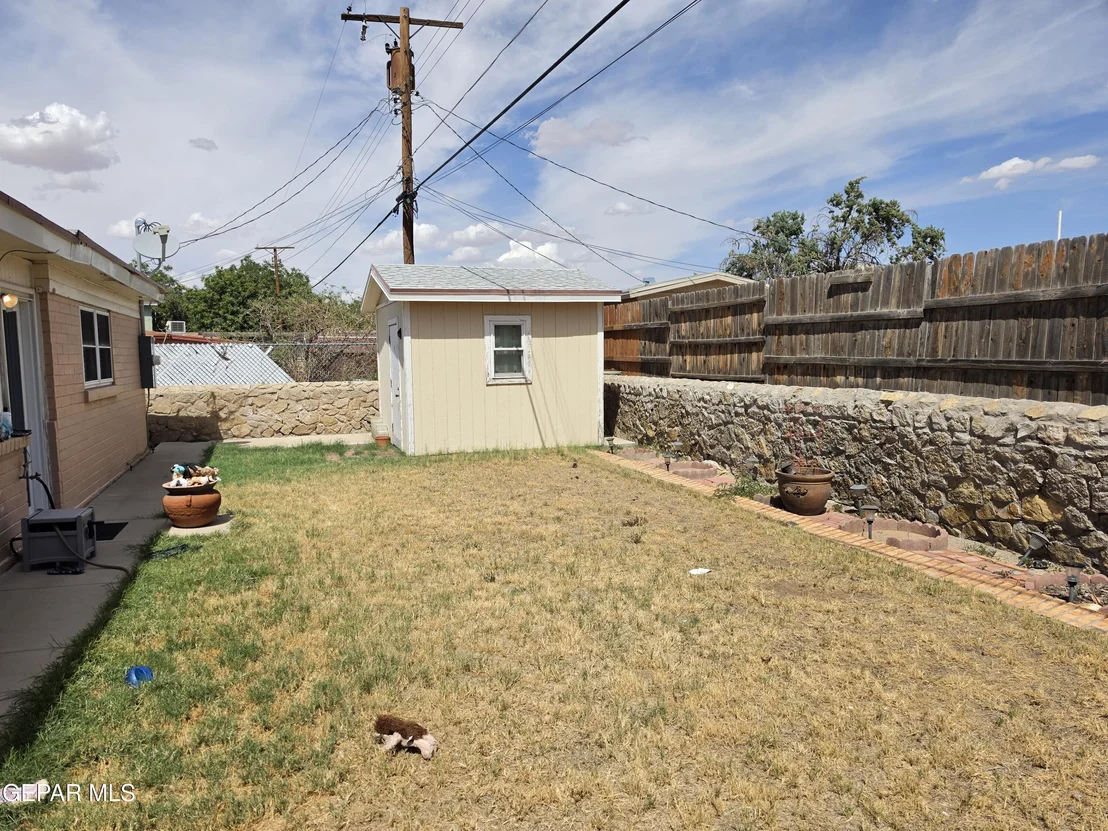 Photo of 1400 IDLEWILDE Drive
