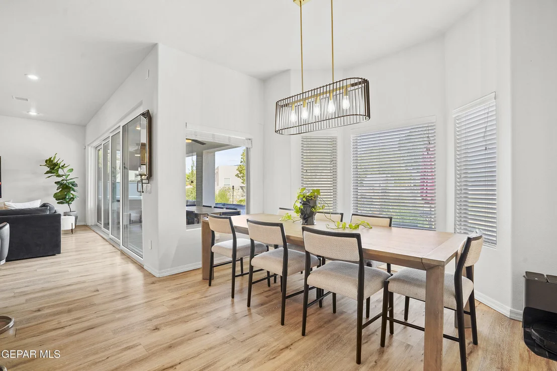 Photo of 5500 VALLEY OAK Drive