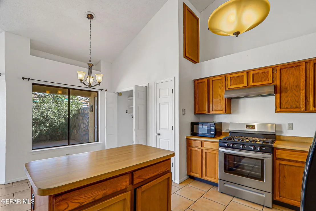 Photo of 10846 QUARTZ Street