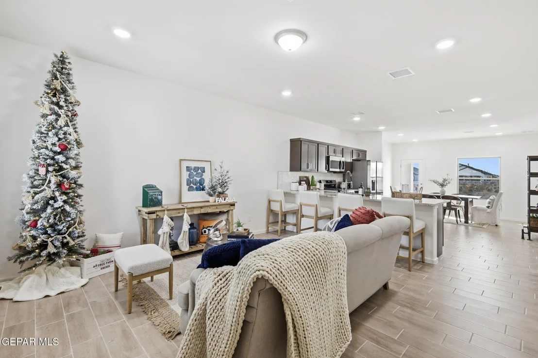 Photo of 13825 Summer Wave Avenue