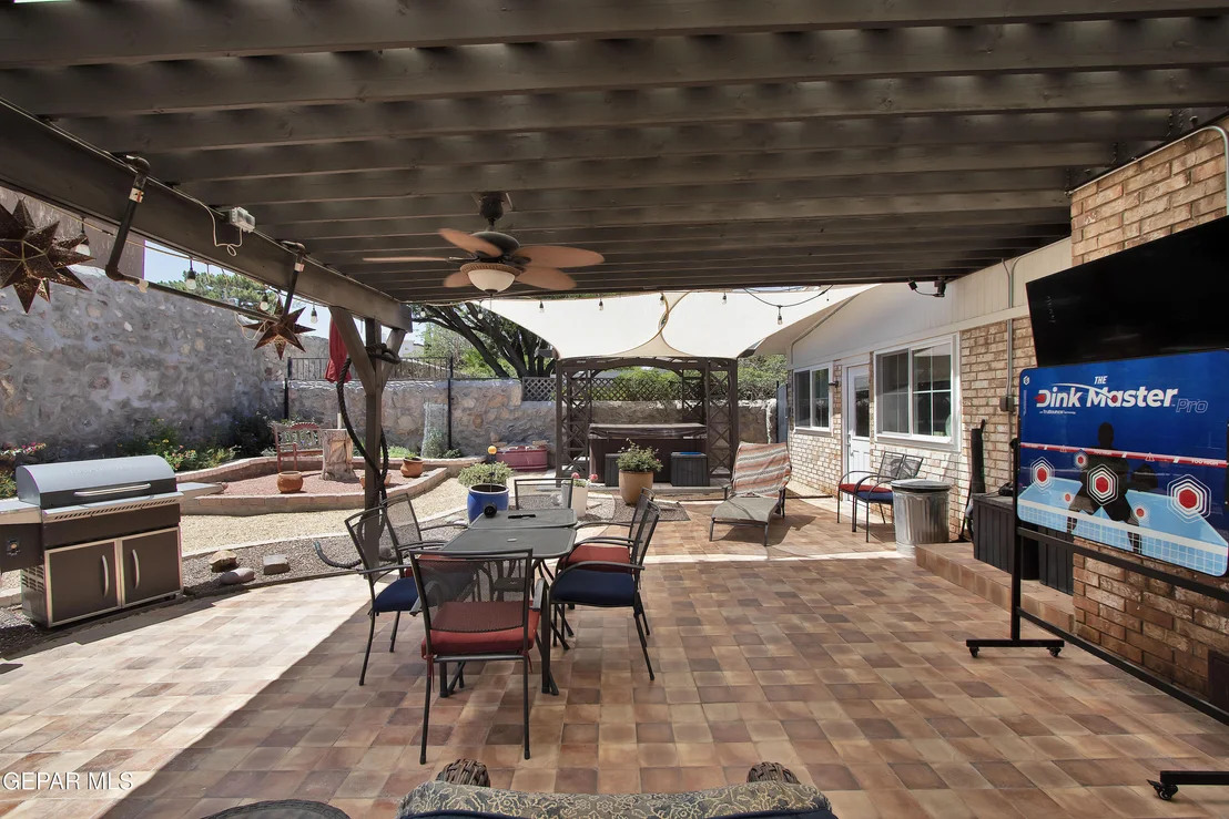 Photo of 516 QUERETARO Drive