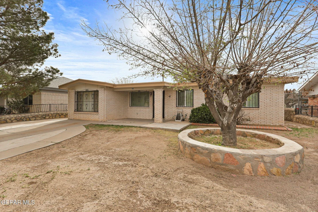 Photo of 233 MANUEL Drive