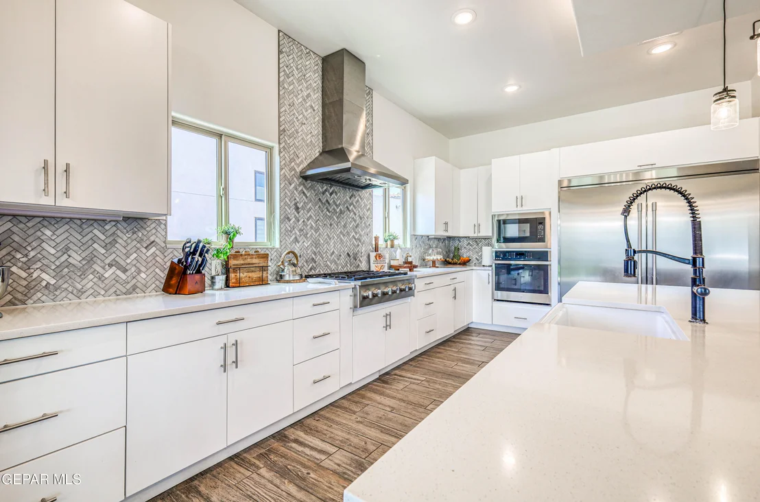 Photo of 5620 RIVER RUN Street