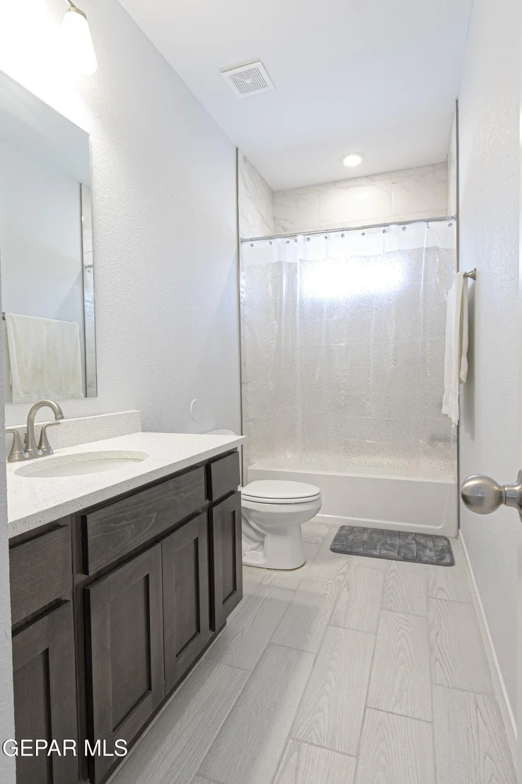 Photo of 546 Spanish Oak Drive