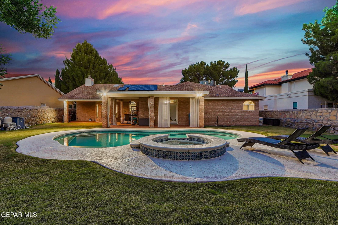 Photo of 533 ROSINANTE Road