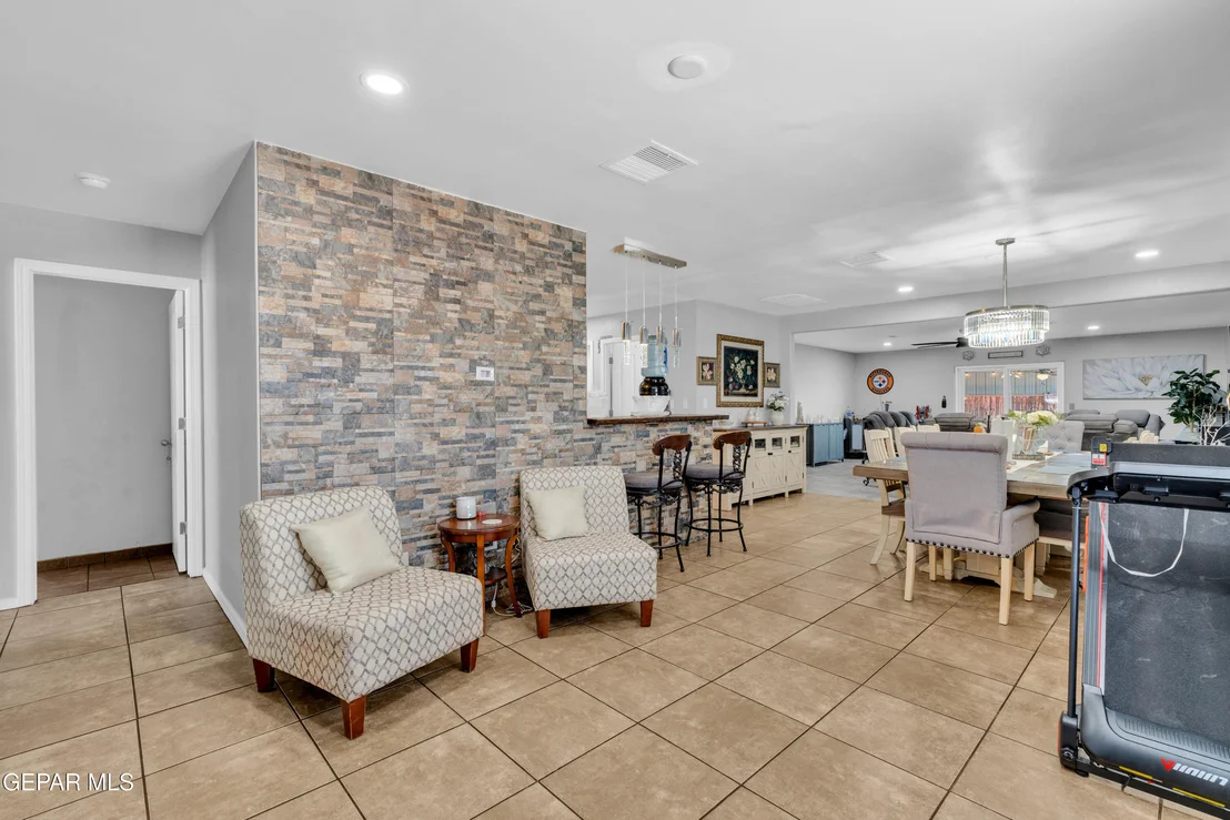 Photo of 10300 Valle Suave Drive