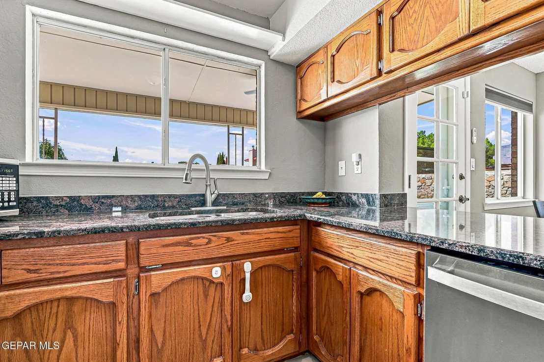 Photo of 4404 LOMA DE ORO Drive