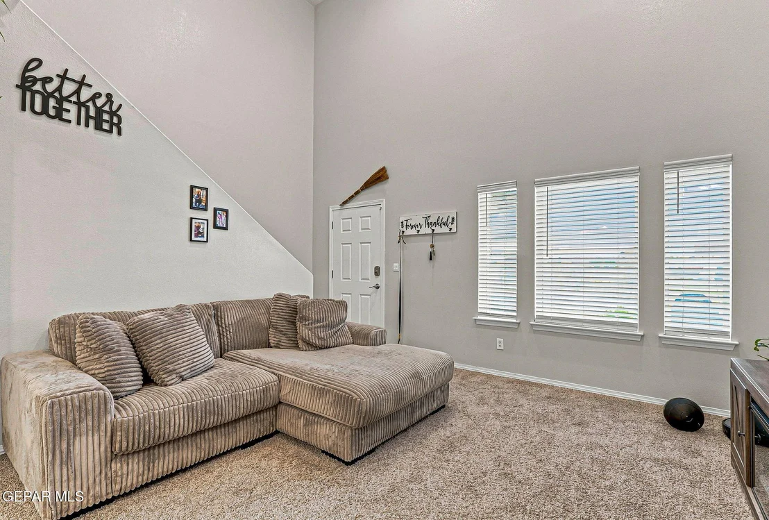 Photo of 433 TWILIGHT Drive