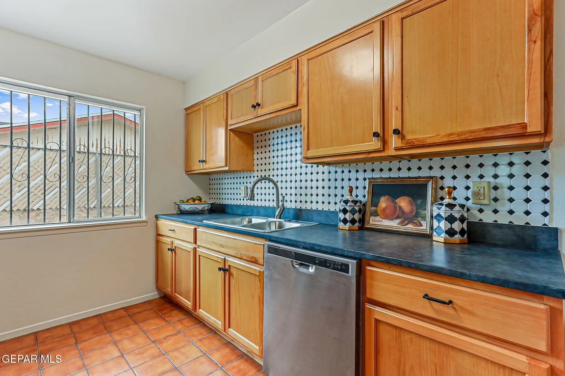Photo of 540 MARTHMONT Way