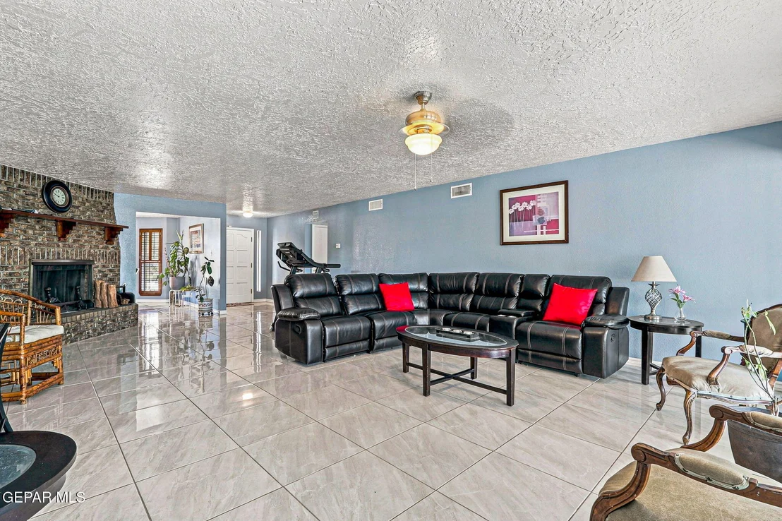 Photo of 125 LA NELL Drive