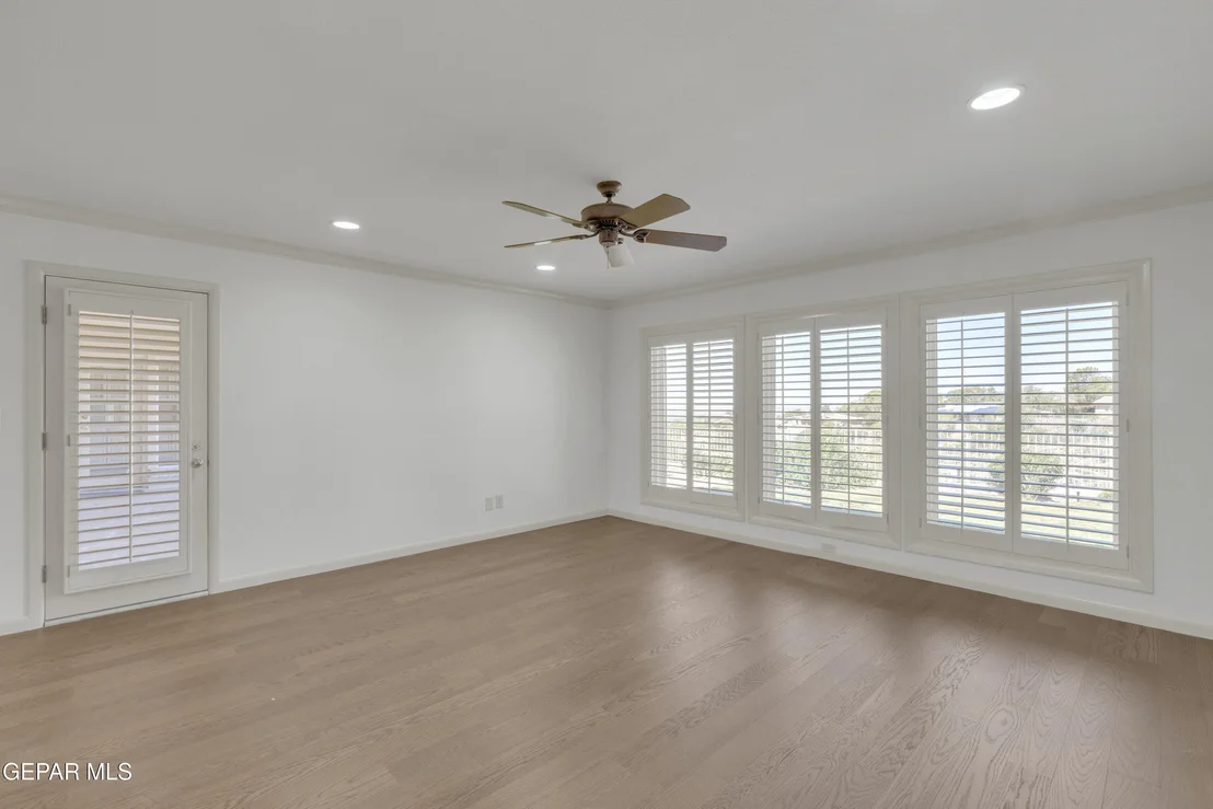 Photo of 913 THUNDERBIRD Drive