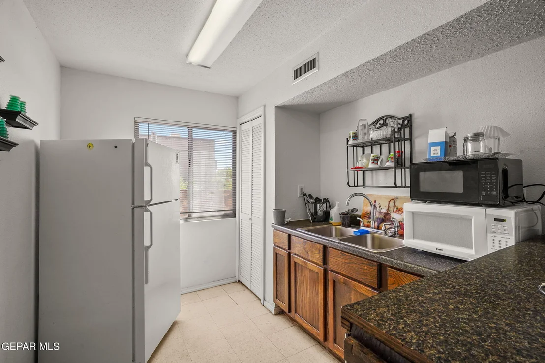 Photo of Unit F6 at 252 Shadow Mountain