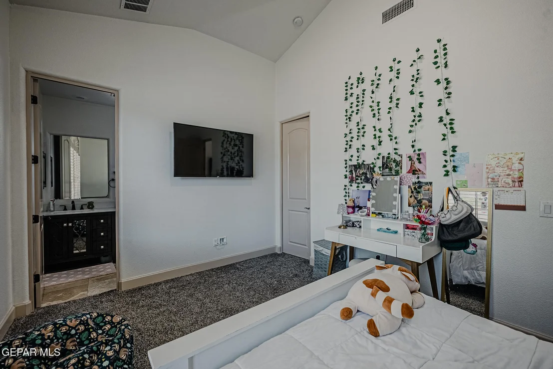 Photo of 6236 FRANKLIN HAWK Avenue