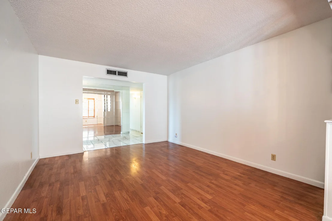 Photo of 8516 Mineola Drive
