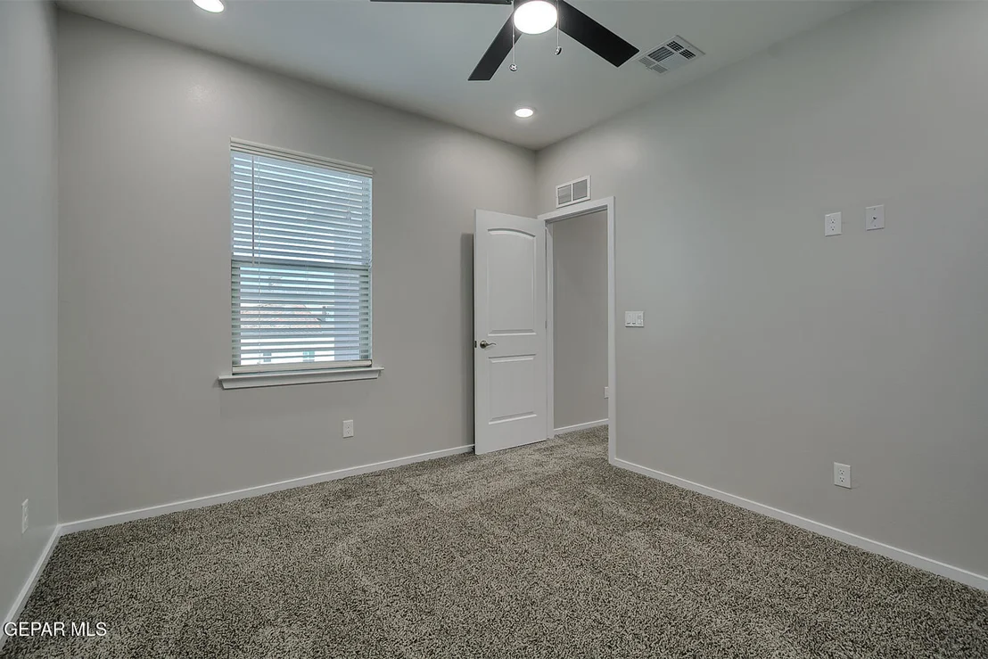 Photo of 15100 COMPOSITION Avenue