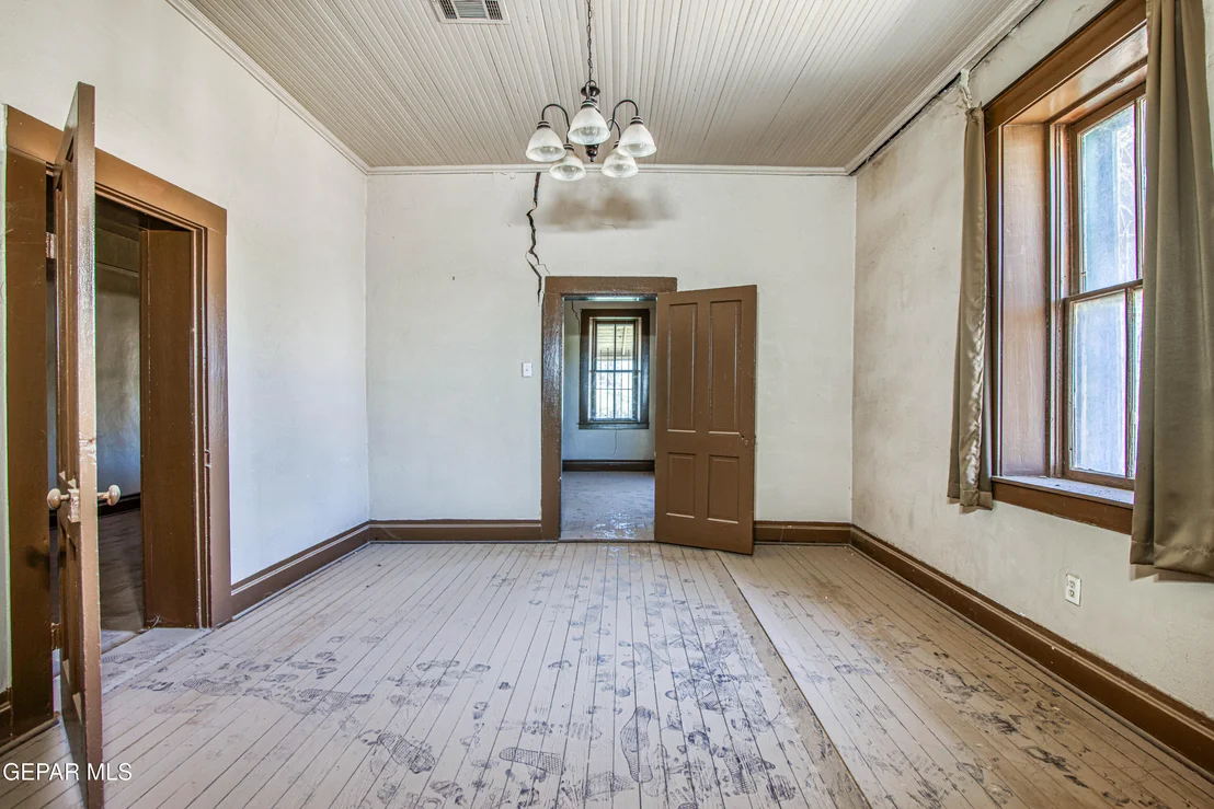 Photo of 10409 Alameda Avenue
