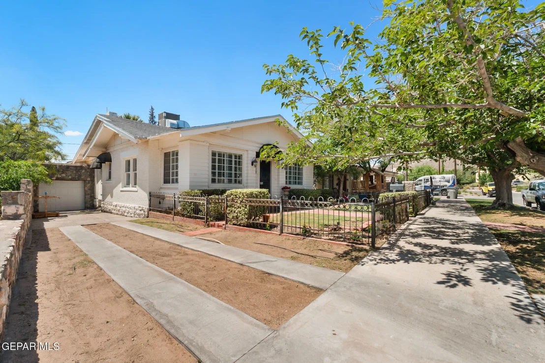 Photo of 1013 PARK Road