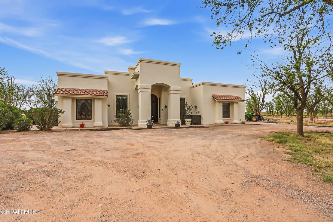 Photo of 617 WALLACE Road