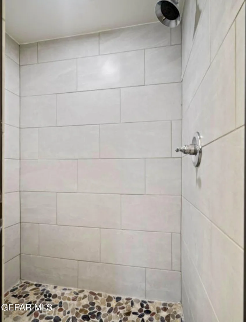 Photo of 528 CEDARWOOD Drive