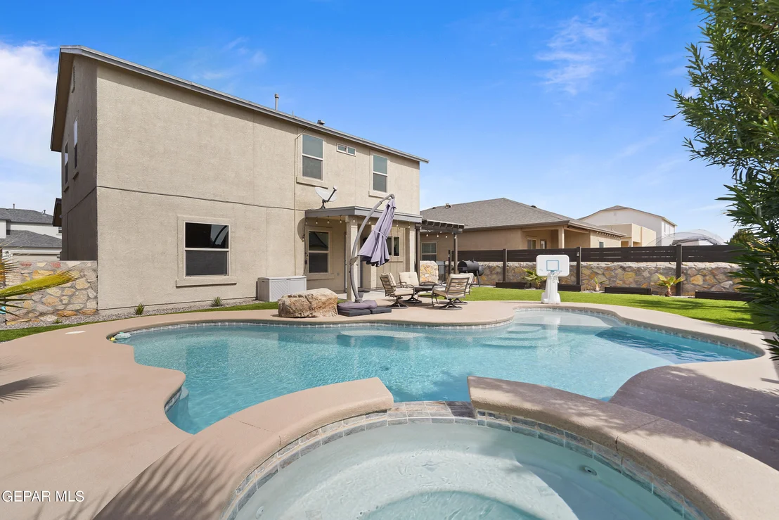 Photo of 14648 MEADOW LAWN