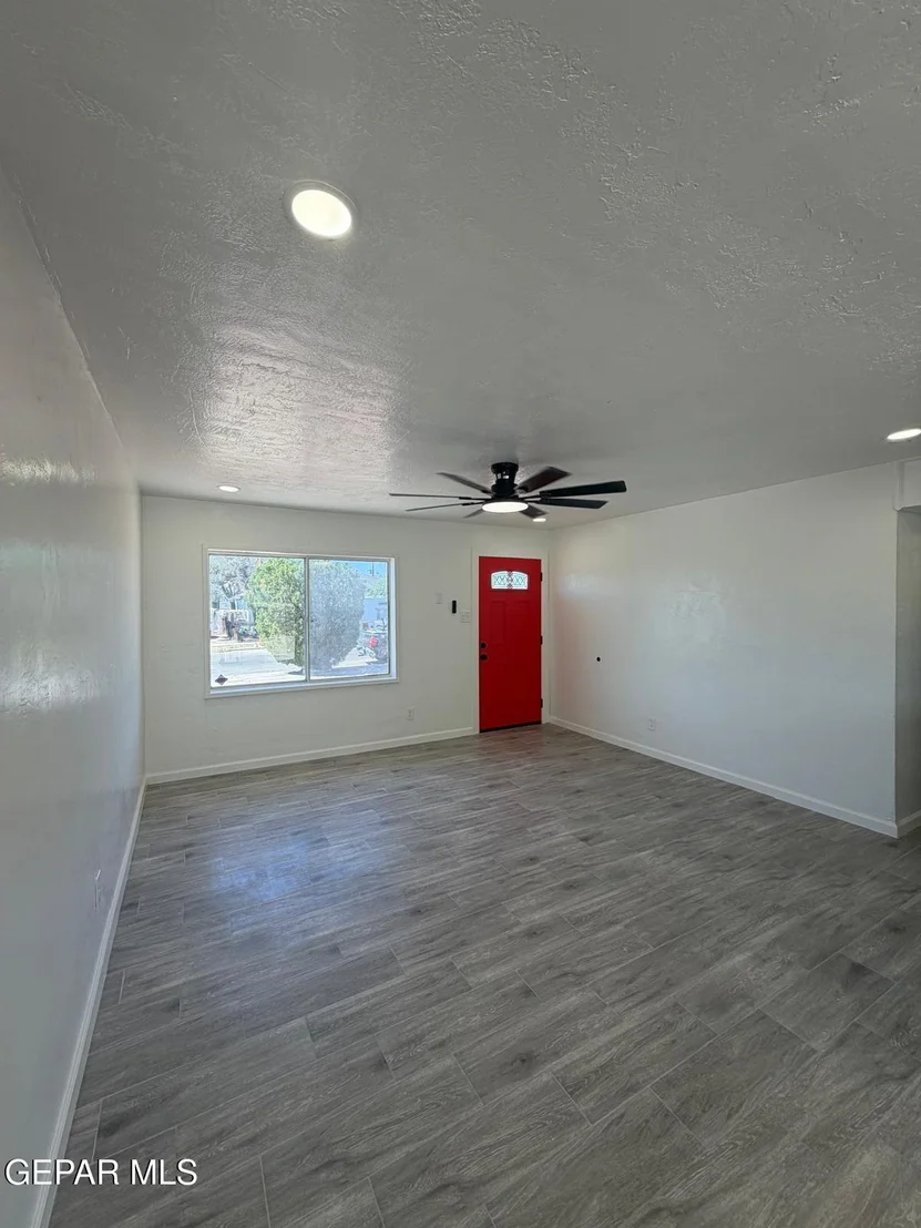 Photo of 6223 ALGONQUIN Road