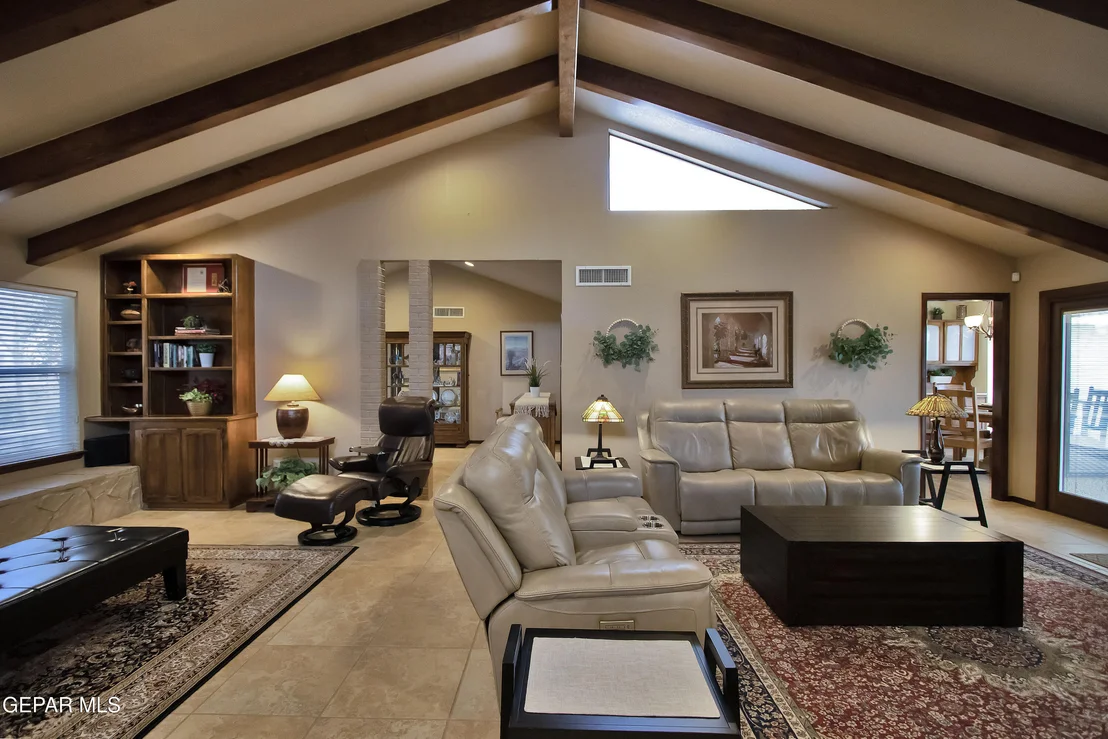Photo of 308 Stotts Avenue