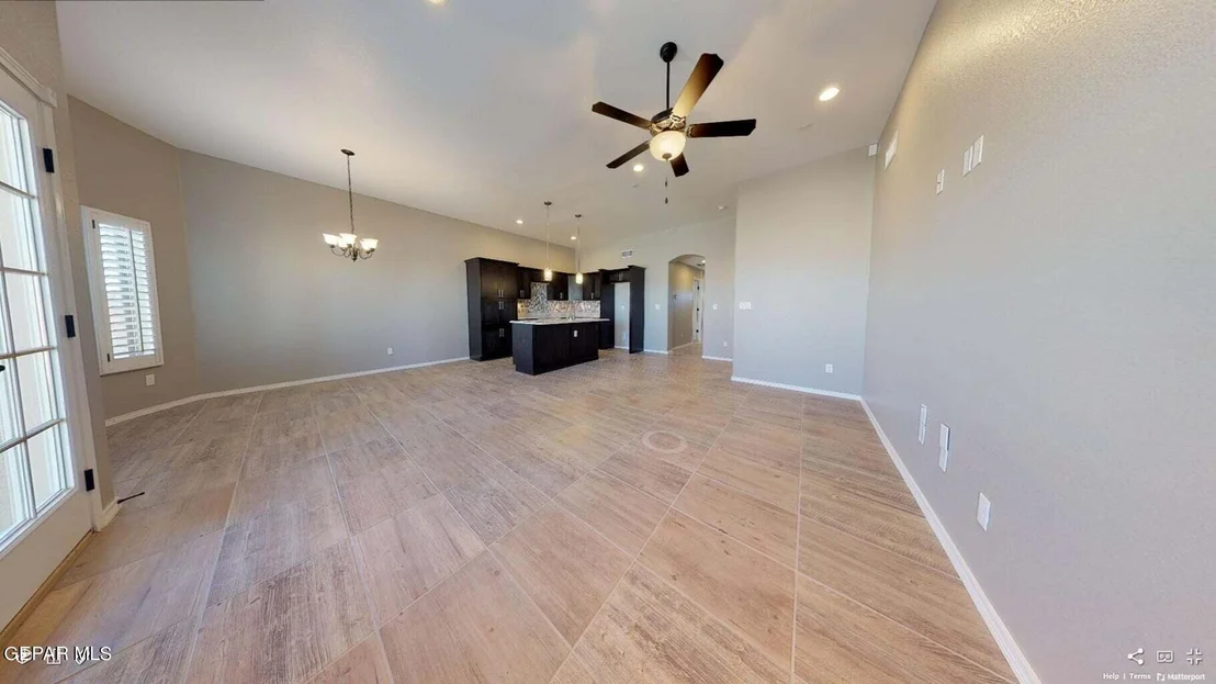 Photo of 924 Sandhurst Place