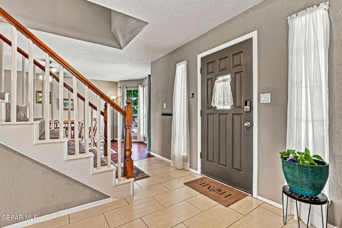 Photo of 4404 LOMA DE ORO Drive
