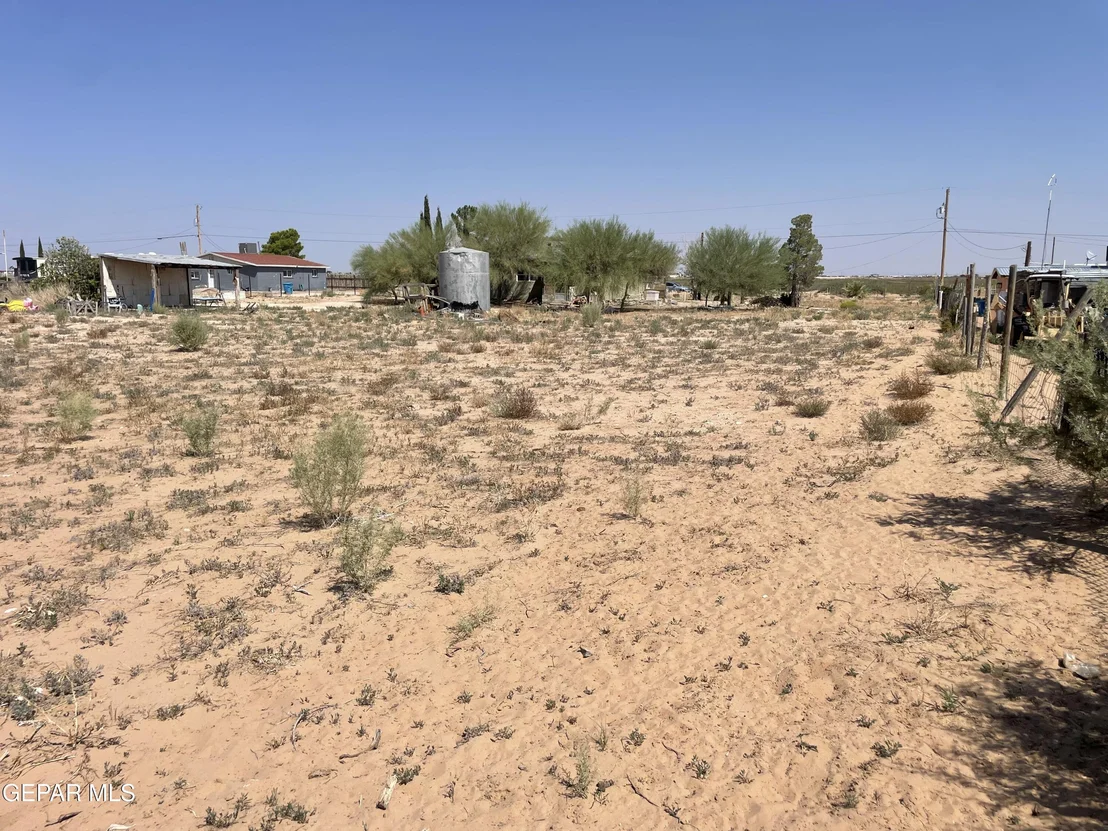 Photo of 15240 PERLITE Drive