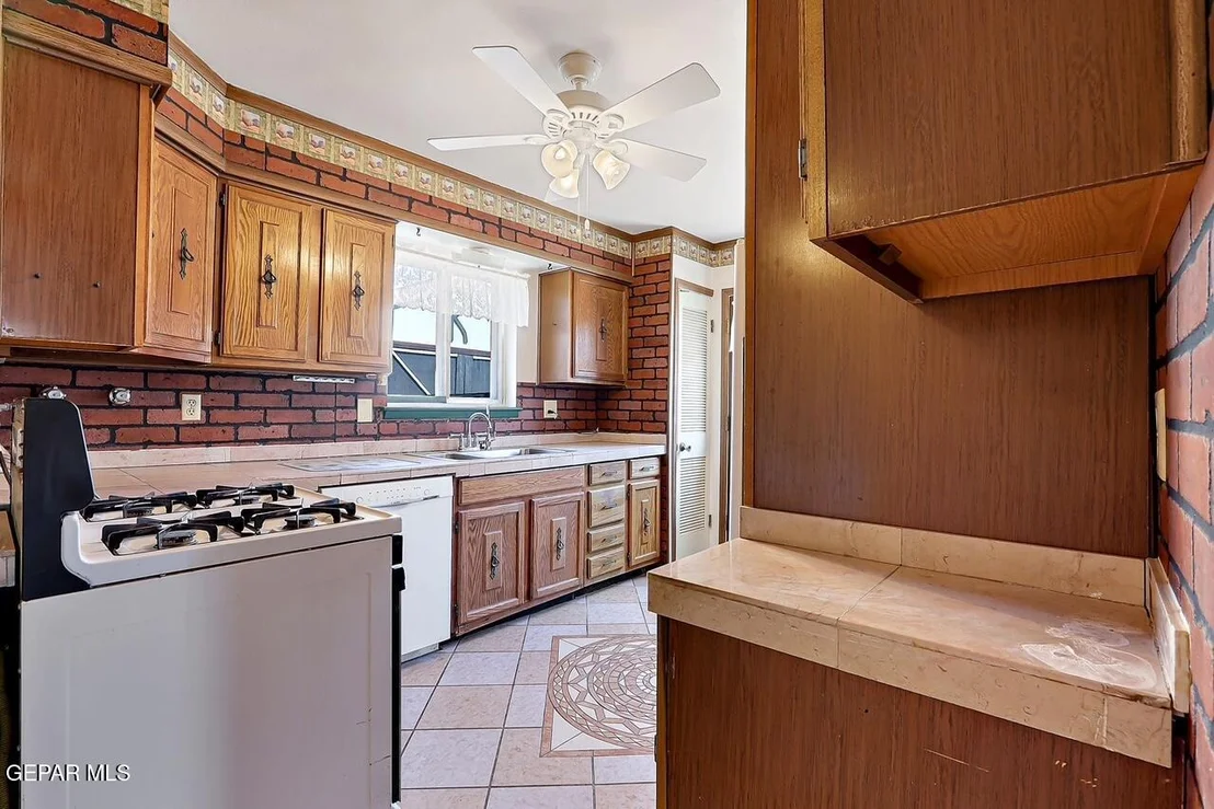 Photo of 5013 Debeers Drive