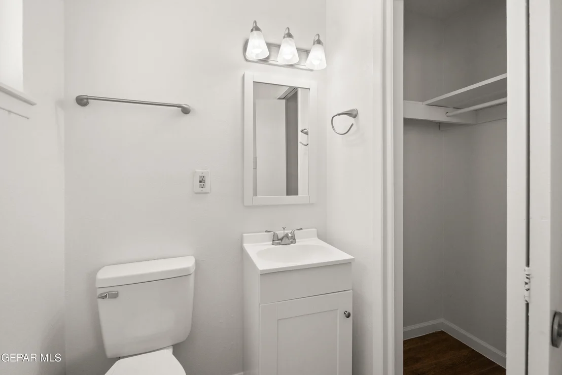 Photo of 5128 DEBEERS Drive