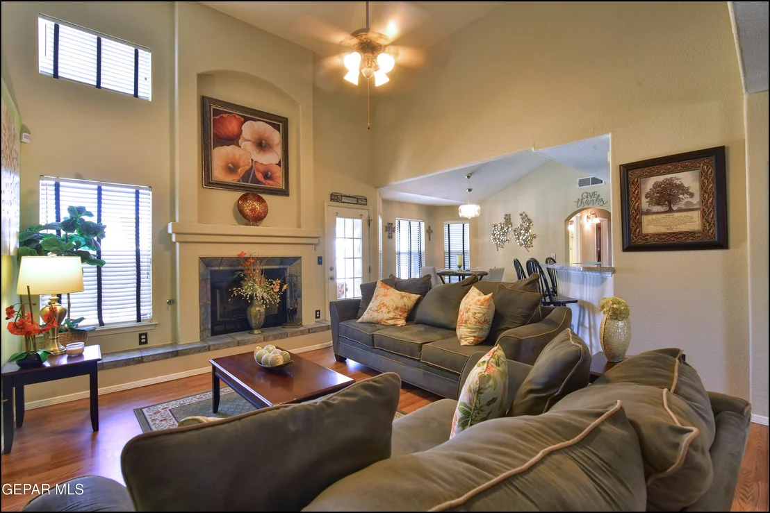 Photo of 6516 Isla del Rey Drive