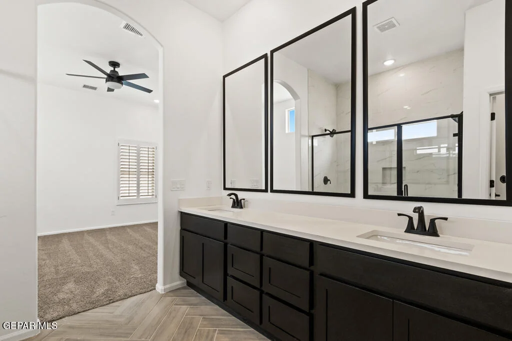 Photo of 15048 Laura Lane