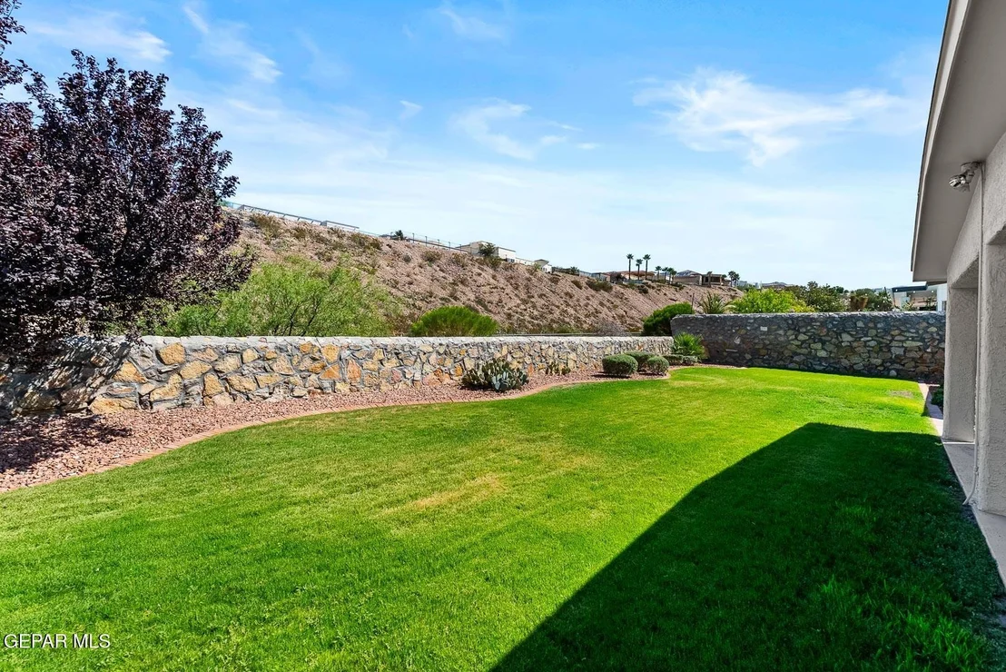 Photo of 6637 WIND RIDGE Drive