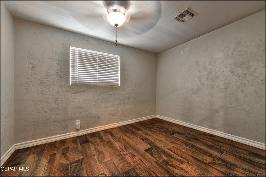 Photo of 504 CANAL Road