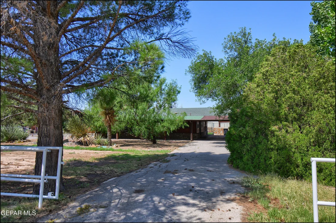 Photo of 6525 UPPER VALLEY Road