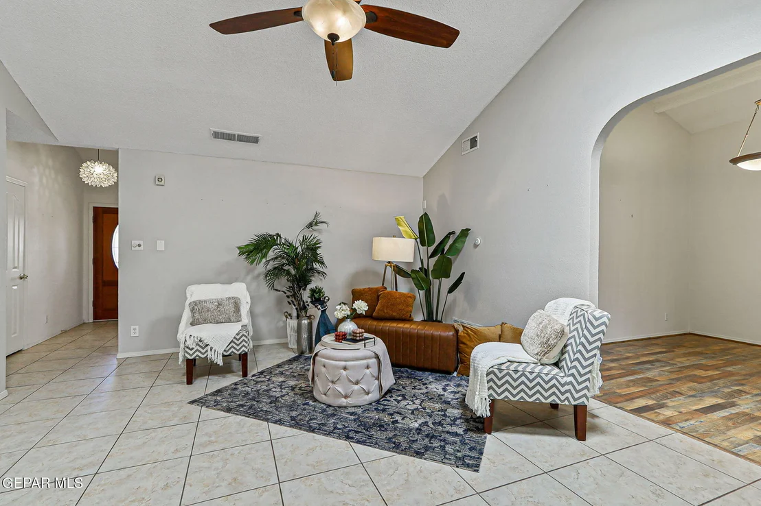 Photo of 1400 Maple Ridge Way